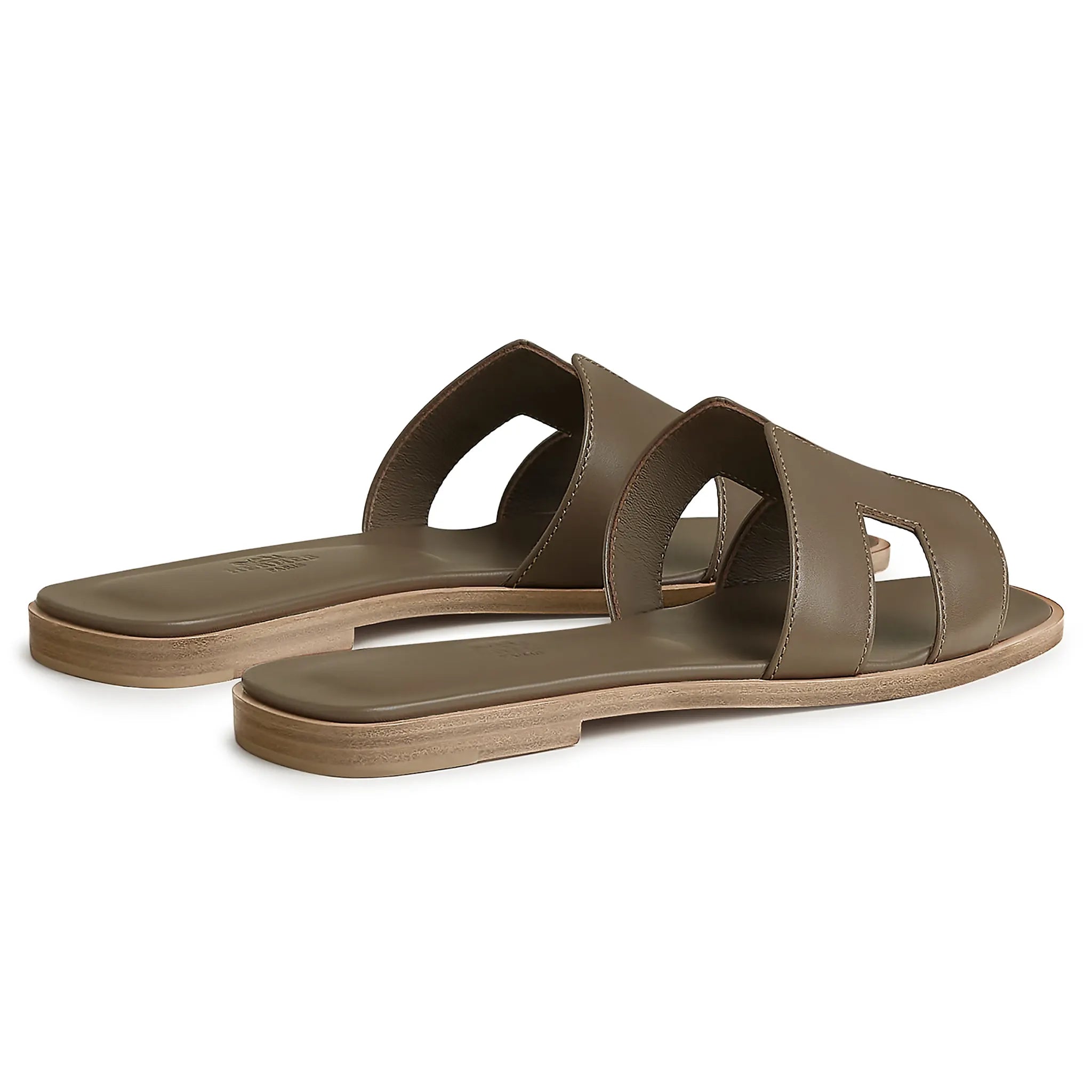 Back Side View of Hermès Paris Oran Étoupe Sandal H202272Z X3385